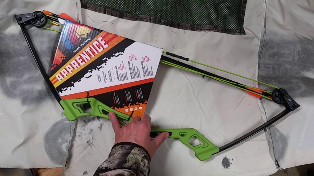$22 Compound Bow – Budget Rambo? or Just a Toy? Bear Archery Apprentice Bow Set review