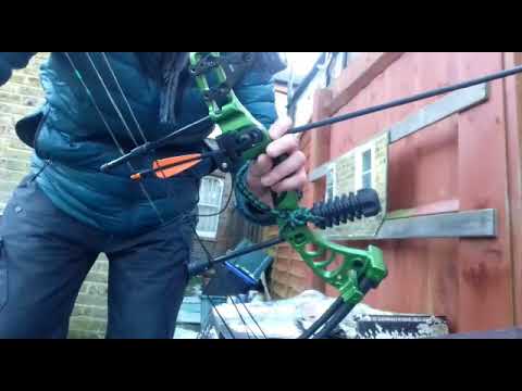 Green Monster compound bow (55lb)