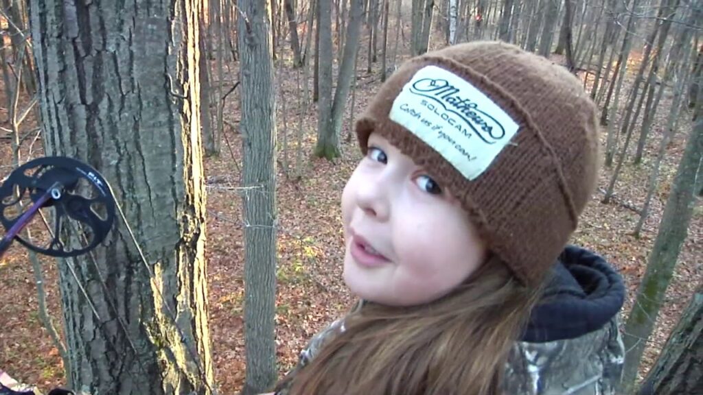Little Girl Shoots 1st Buck with her Daddy.